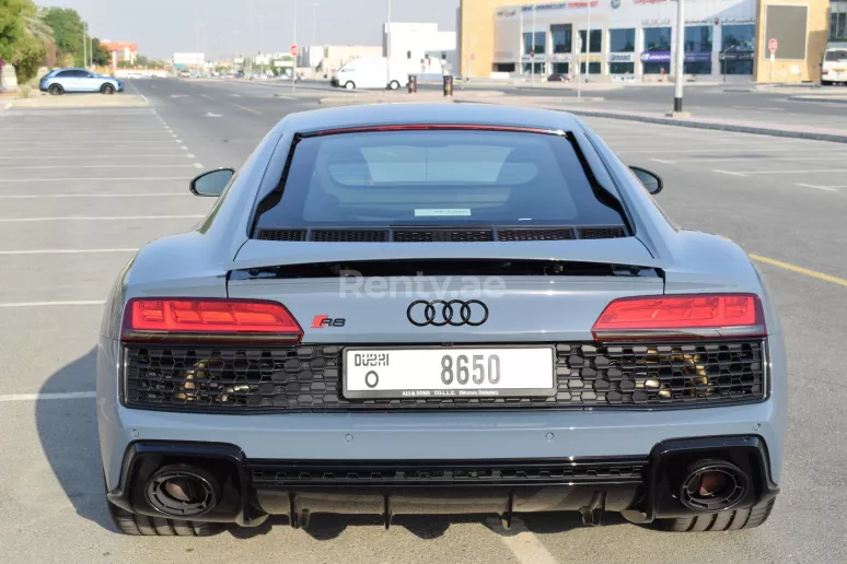 Audi R8 (Grau), 2020  zur Miete in Dubai
