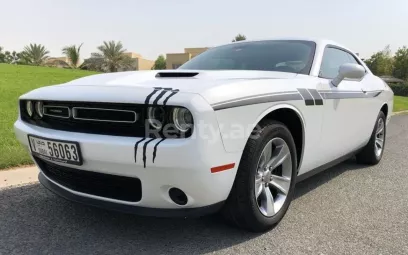 Dodge Challenger (Blanc), 2017 &agrave; louer &agrave; Duba&iuml;