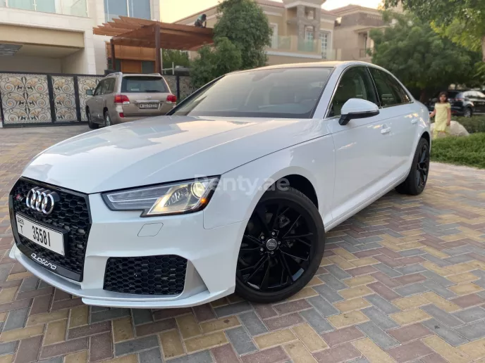 Dubai'de kiralık Audi A4 RS4 Bodykit (Beyaz), 2019