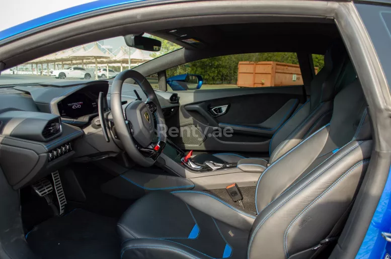 Dubai'de kiralık Lamborghini Evo (Mavi), 2021
