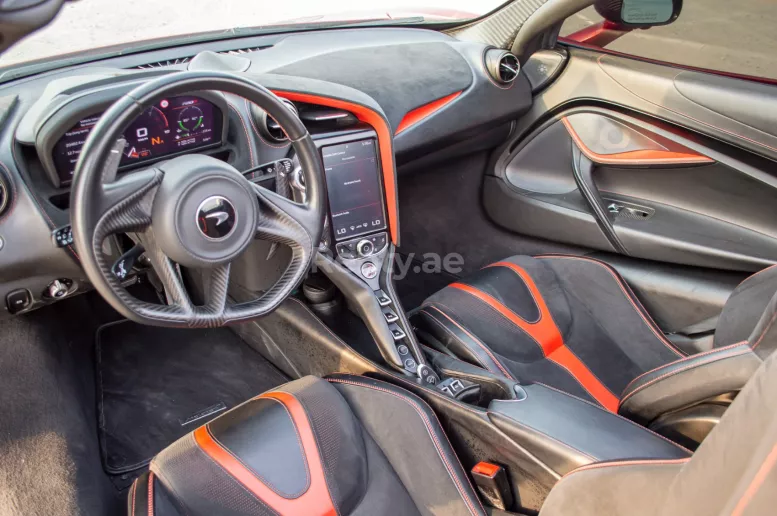 McLaren 720 S Spyder (Rot), 2020  zur Miete in Dubai