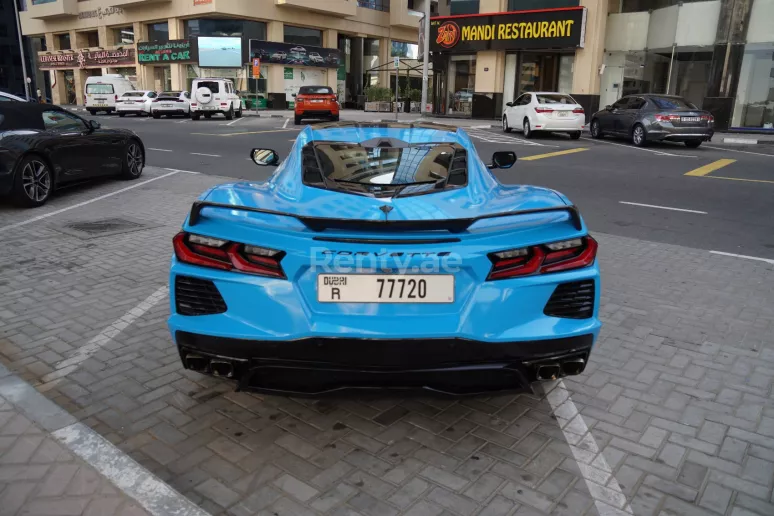 Chevrolet Corvette (Blauw), 2021 te huur in Dubai