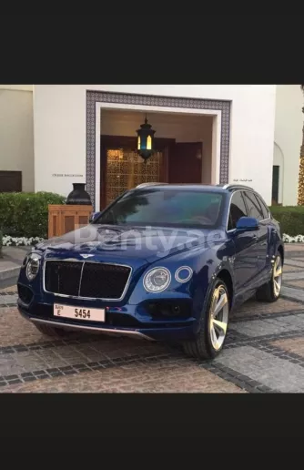 在迪拜 租 宾利Bentayga (蓝色), 2019