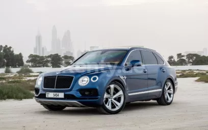 Bentley Bentayga (Синий), 2019 для аренды в Дубай
