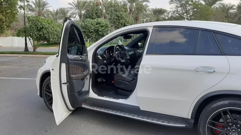 Dubai'de kiralık Mercedes GLE 63 S (Beyaz), 2019