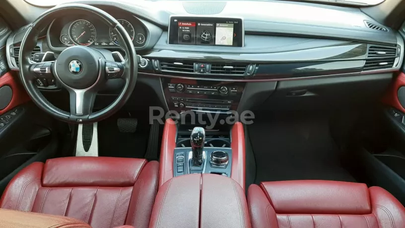 BMW X6 M power Kit V8 (Bianca), 2019 in affitto a Dubai