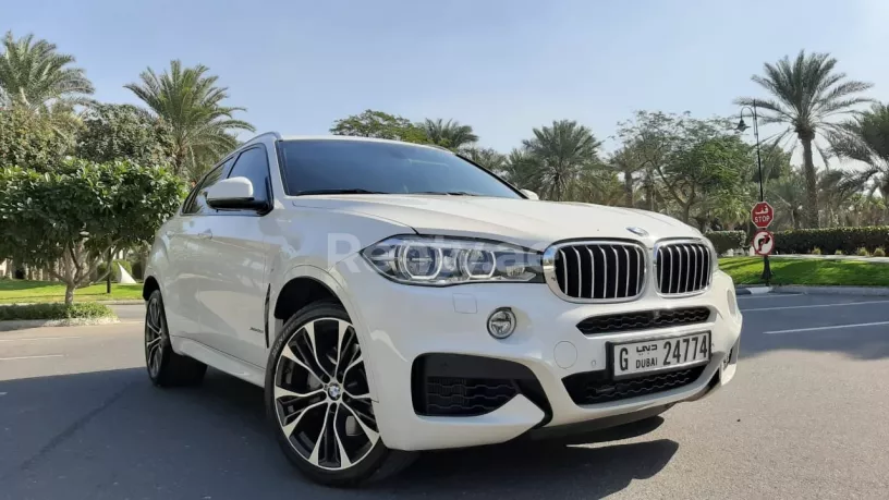 BMW X6 M power Kit V8 (Bianca), 2019 in affitto a Dubai