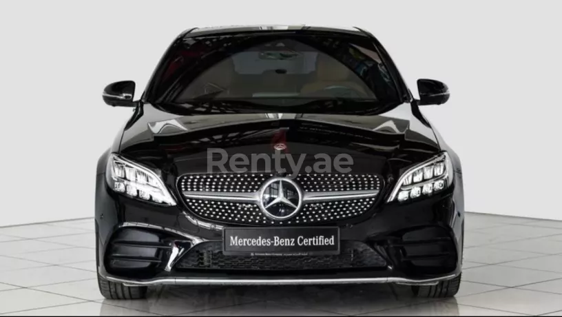 Mercedes C Klasse (Zwart), 2019 te huur in Dubai
