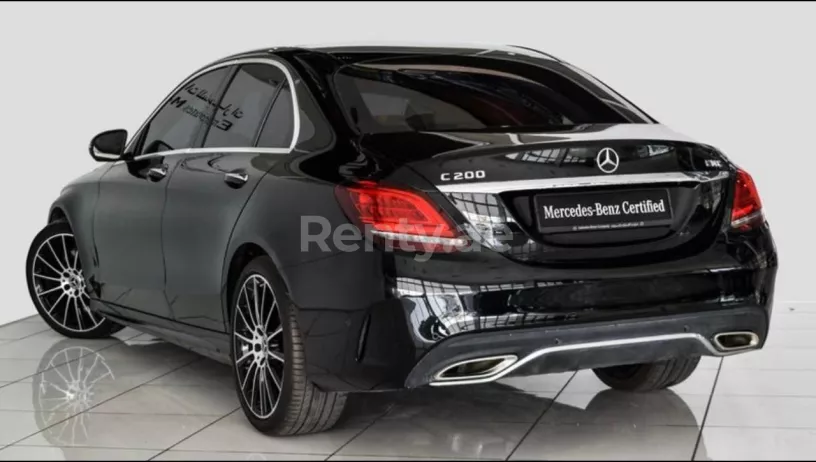 Mercedes C Klasse (Zwart), 2019 te huur in Dubai