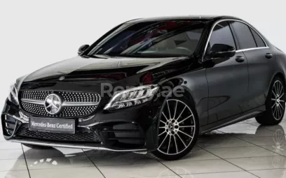 Mercedes C-Klasse (Schwarz), 2019 zur Miete in Dubai