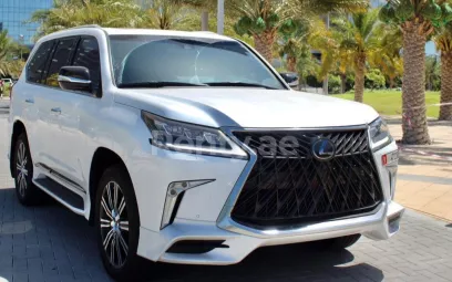 Lexus LX 570 Signature (Blanc), 2020 &agrave; louer &agrave; Duba&iuml;