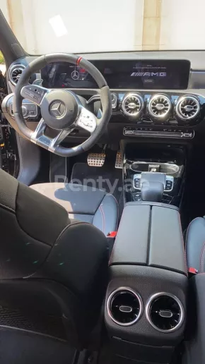 Mercedes A35 (Schwarz), 2020  zur Miete in Dubai