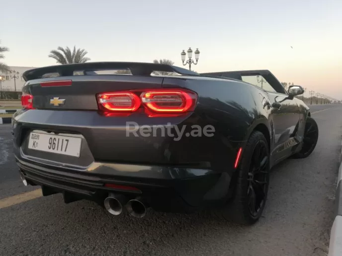 Chevrolet Camaro (Negro), 2019 para alquiler en Dub&aacute;i