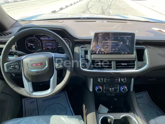 GMC Yukon XL (Zwart), 2021 te huur in Dubai