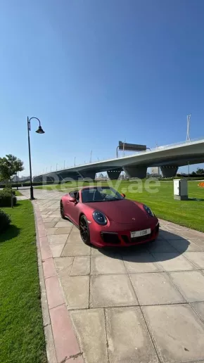 Porsche 911 Carrera GTS cabrio (Rosso), 2019 in affitto a Dubai
