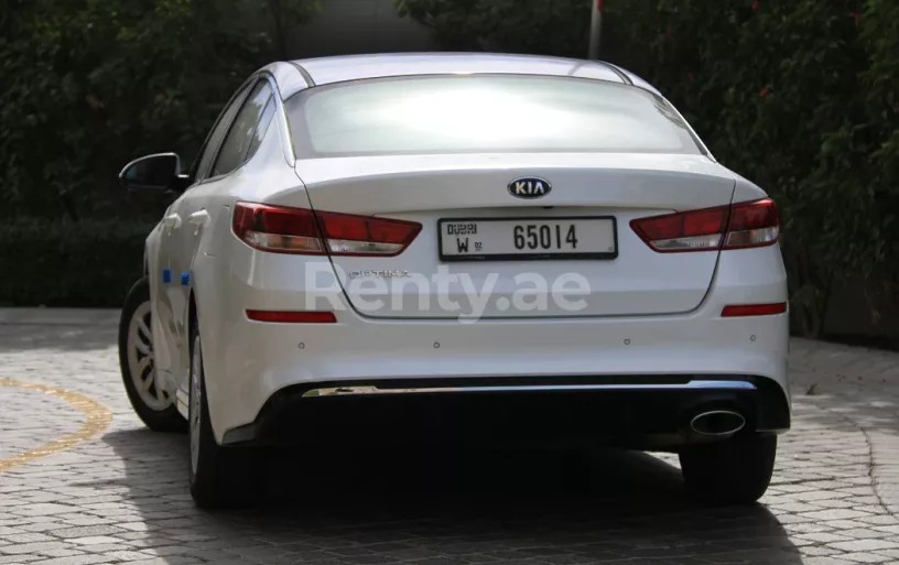 Dubai'de kiralık KIA Optima (Beyaz), 2019