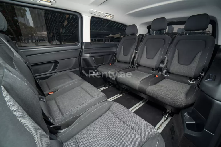 Mercedes V Class (Nero), 2018 in affitto a Dubai