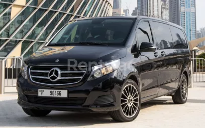 Mercedes V Класс (Черный), 2018 для аренды в Дубай