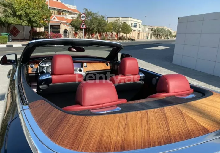 Rolls Royce Dawn (Zwart), 2018 te huur in Dubai