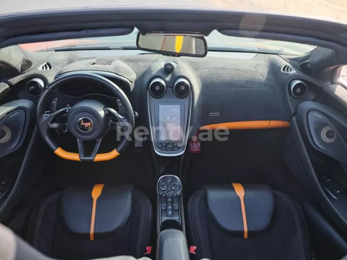 إيجار مكلارين 570S سبايدر (), 2019 في دبي