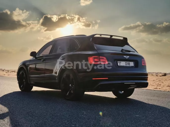 Bentley Bentayga (Schwarz), 2019  zur Miete in Dubai