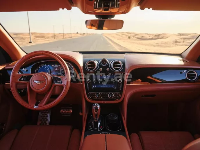 Bentley Bentayga (Schwarz), 2019  zur Miete in Dubai