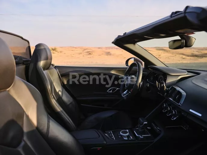 Audi R8 Facelift (Bianca), 2020 in affitto a Dubai