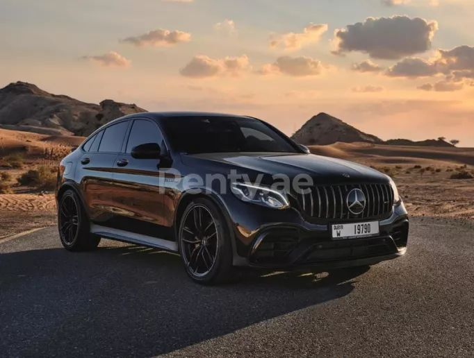 Mercedes GLC-S (Schwarz), 2020  zur Miete in Dubai
