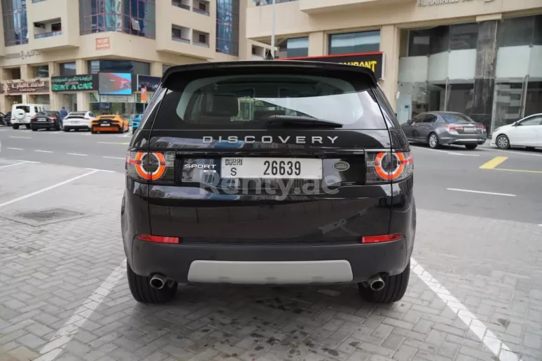 Range Rover Discovery (Grigio), 2019 in affitto a Sharjah