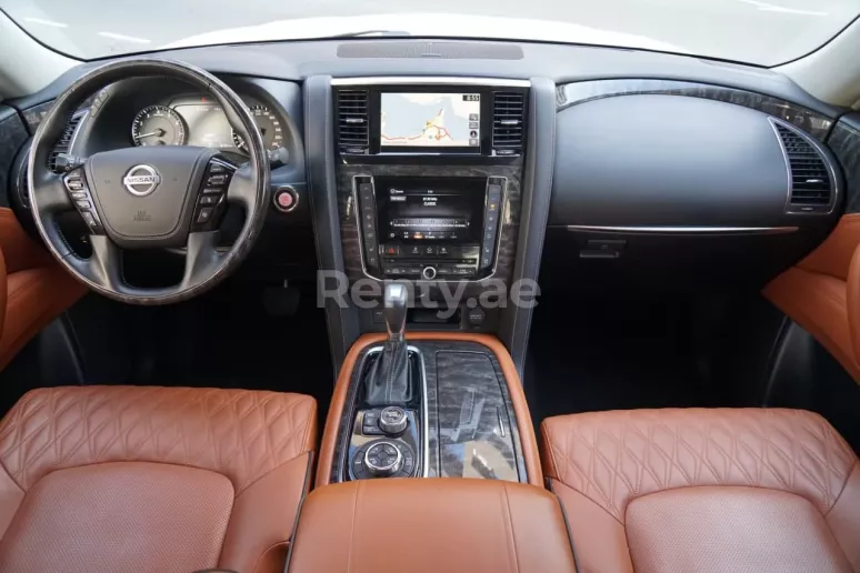 Nissan Patrol (Белый), 2021 для аренды в Шарджа