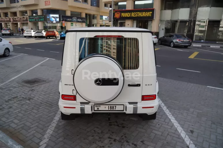 Şarika'de kiralık Mercedes G Serisi (Beyaz), 2021