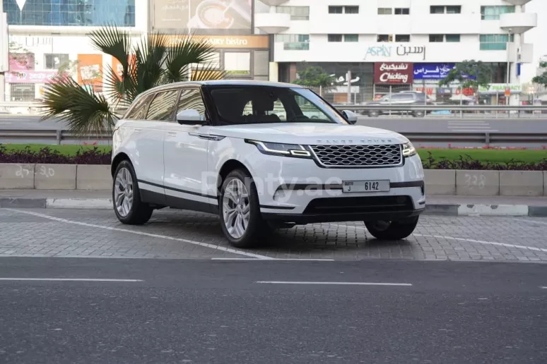 Range Rover Velar (Bianca), 2019 in affitto a Sharjah