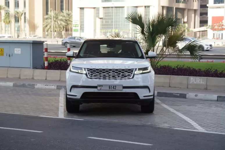 Range Rover Velar (Bianca), 2019 in affitto a Sharjah