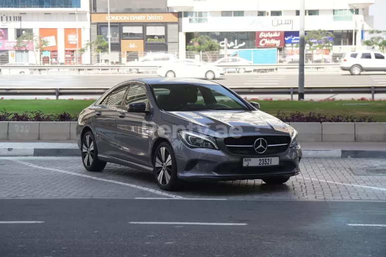 Mercedes CLA (Grise), 2019 &agrave; louer &agrave; Sharjah