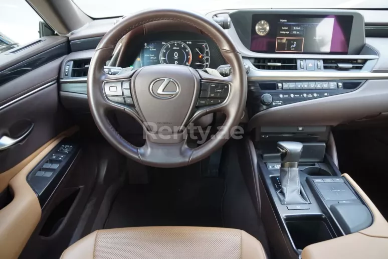 إيجار لكزس ES350 (أبيض), 2019 في الشارقة