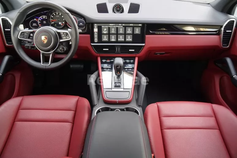 Porsche Cayenne (Schwarz), 2019  zur Miete in Sharjah