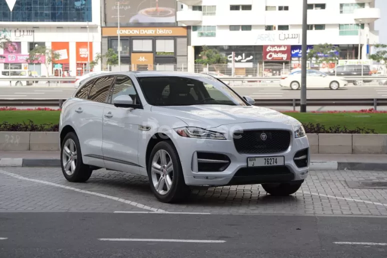 Jaguar F-Pace (Blanc), 2019 &agrave; louer &agrave; Sharjah