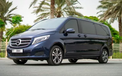 Mercedes V Class (Blu), 2020 in affitto a Sharjah
