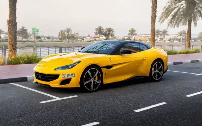 Dubai'de kiralık Ferrari Portofino Rosso (Sarı), 2020