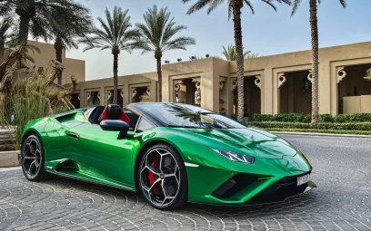 Lamborghini Evo Spyder (Verde), 2021 para alquiler en Dub&aacute;i