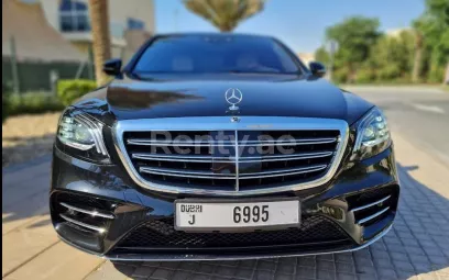 Mercedes S 560 (Черный), 2019 для аренды в Дубай