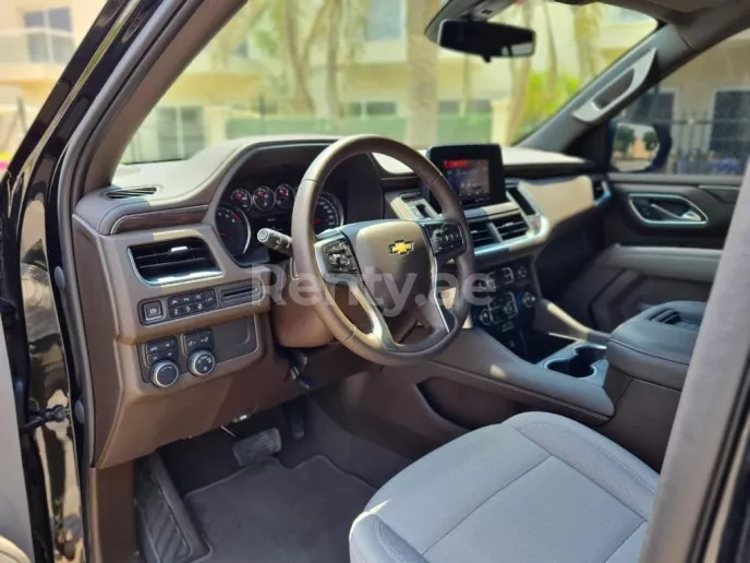 Chevrolet Tahoe (Negro), 2021 para alquiler en Dub&aacute;i