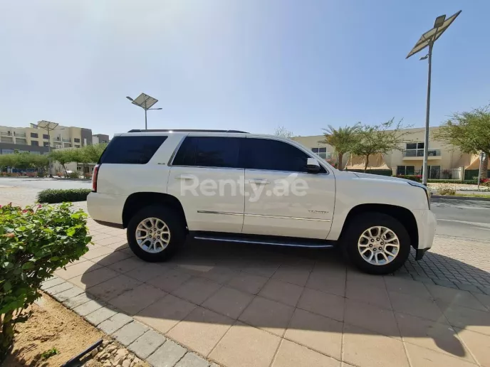 Dubai'de kiralık GMC Yukon (Beyaz), 2019