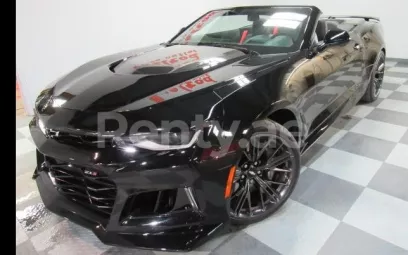 Chevrolet Camaro convertible (Черный), 2019 для аренды в Дубай