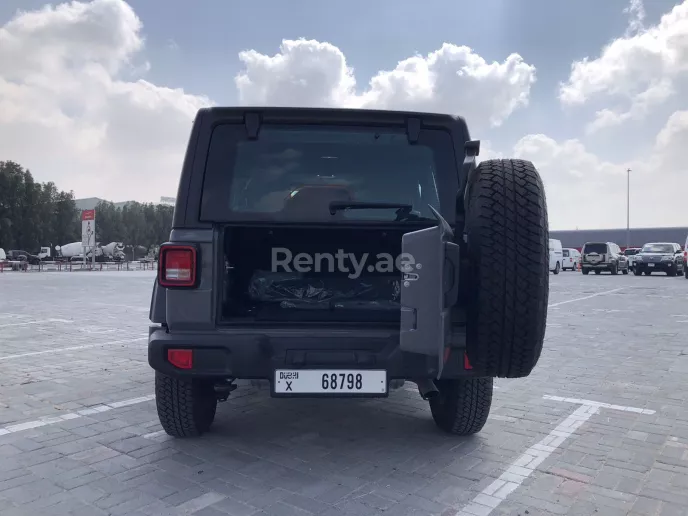 Jeep Wrangler Unlimited Sports (Grau), 2021  zur Miete in Dubai