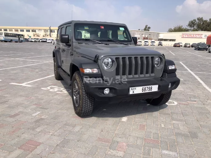 Jeep Wrangler Unlimited Sports (Grau), 2021  zur Miete in Dubai
