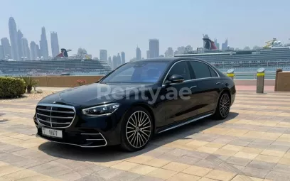 Mercedes S500 (Черный), 2021 для аренды в Дубай