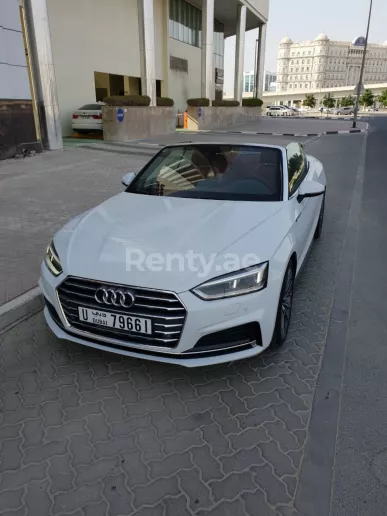 Audi A5 convertible (Wei&szlig;), 2019  zur Miete in Dubai
