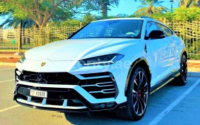 Lamborghini Urus (Wei&szlig;), 2021  zur Miete in Dubai