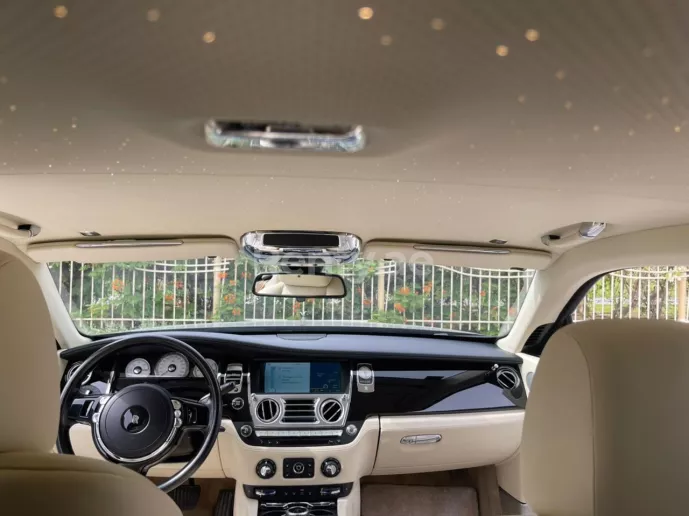 Rolls Royce Wraith (Negro), 2020 para alquiler en Dub&aacute;i